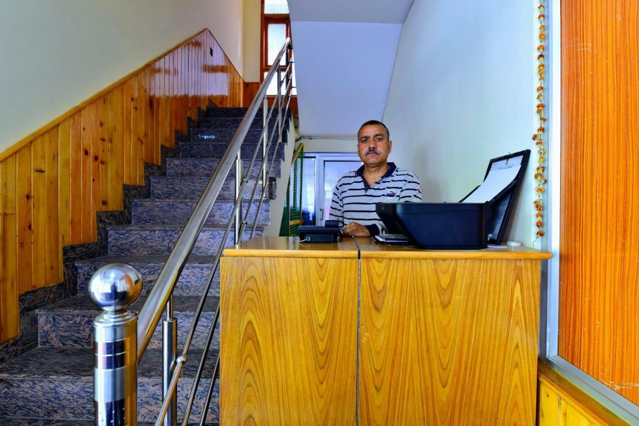 Oyo 38661 Hotel Apna Ghar Manāli Zewnętrze zdjęcie